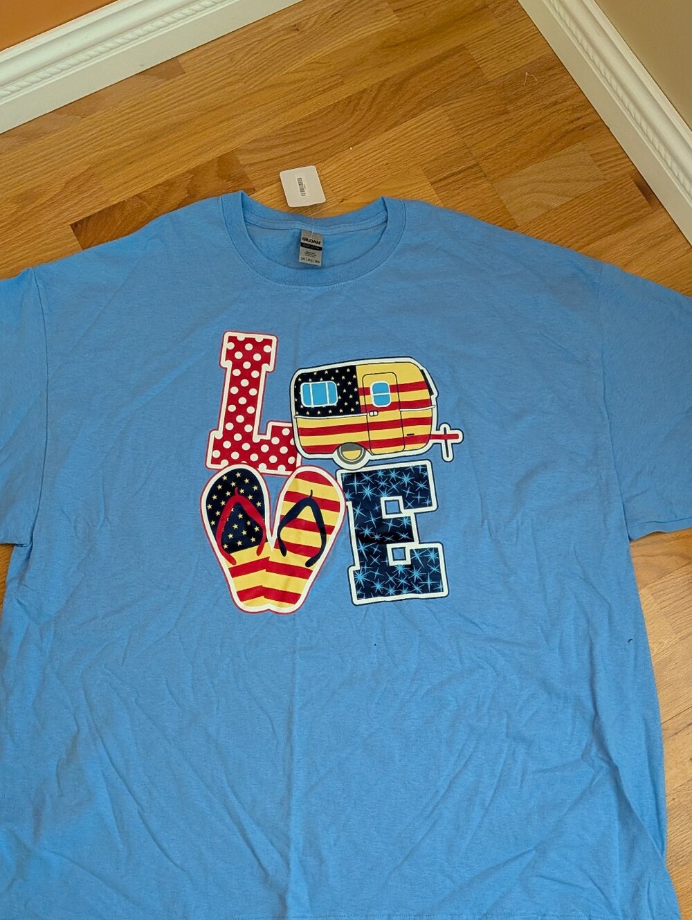 Gildan Women's/ Man T-shirt Blue 'LOVE' Graphic Tee with Patriotic Print Size 3X
